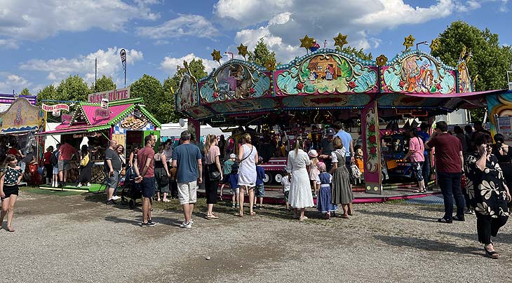 Kinderkarussell bem Volksfest Vaterstetten 2022 (©Foto: Martin Schmitz)